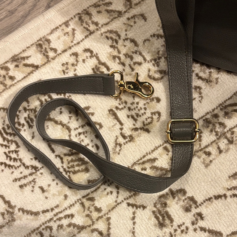 Tory Burch Jaden Horsebit Pebbled Leather Purse - Picture 5 of 16